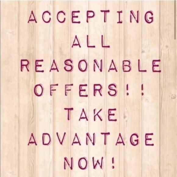 CLEARING OUT CLOSET! NO REASONABLE OFFER REFUSED - Picture 1 of 1